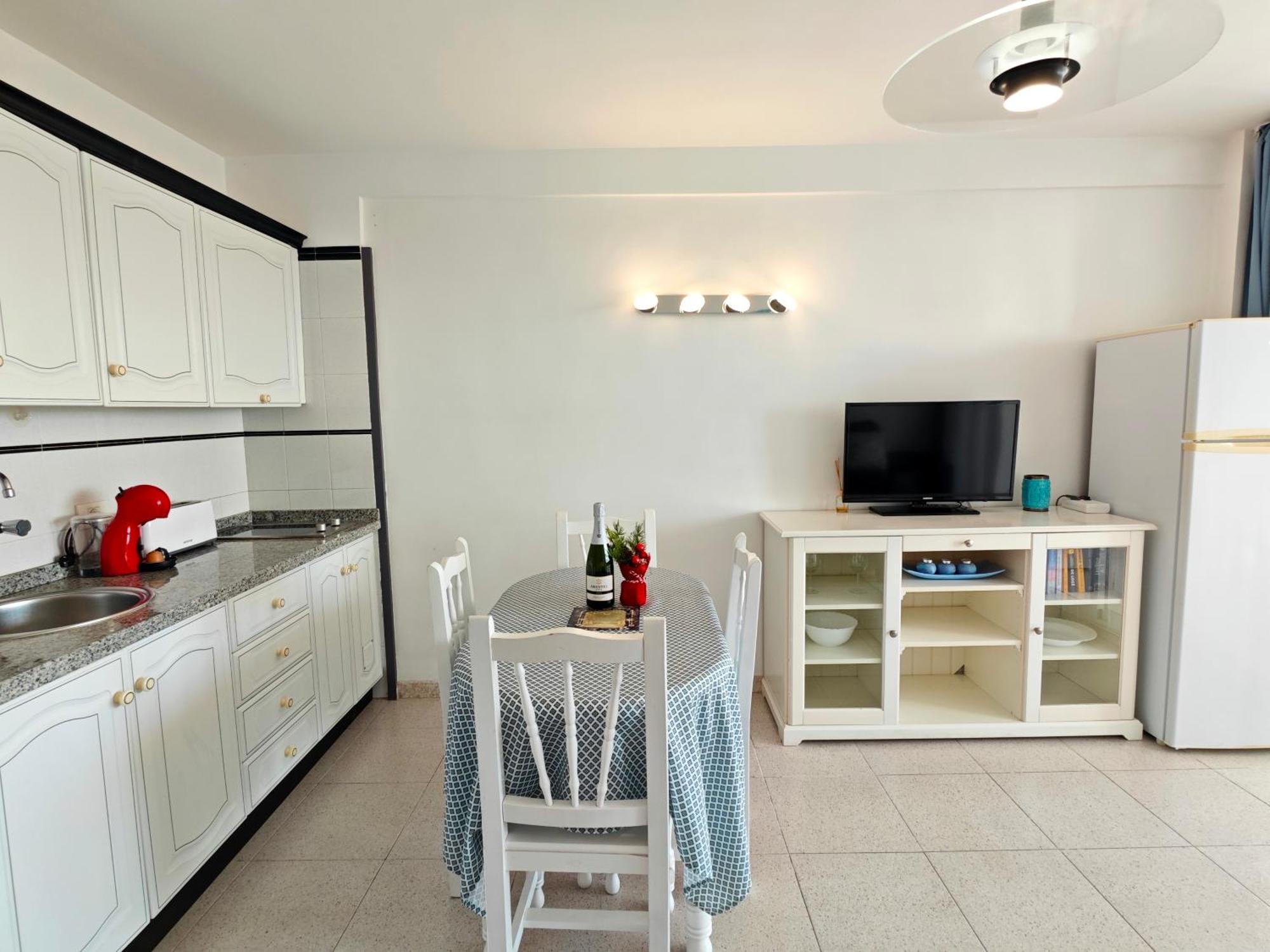 Blanco&Azul - Comfortable Ocean View Apartment Next To The Beach Playa de las Américas Kültér fotó